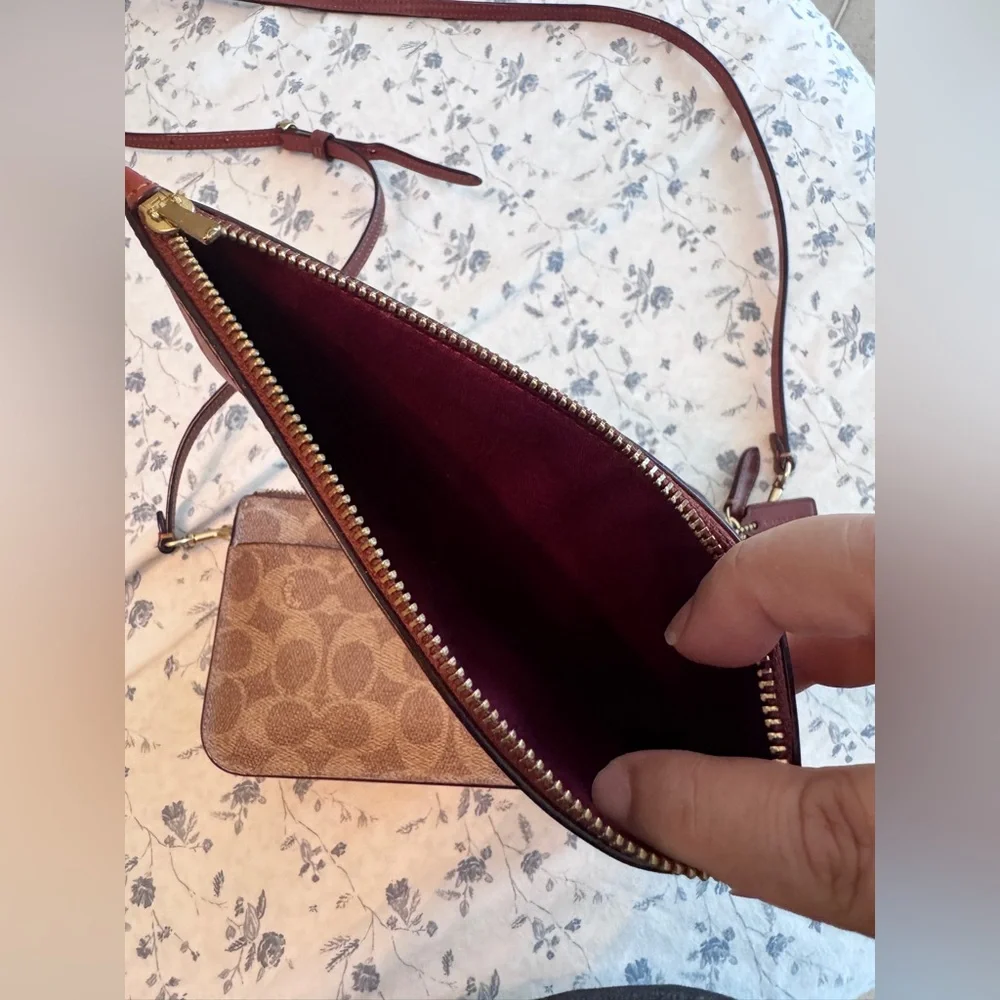 Coach Tan and Red Crossbody Bag - Picture 3 of 9